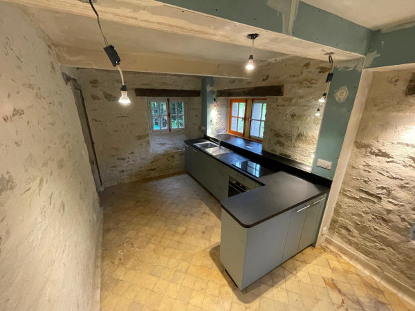 Fabrication de cuisines en bois massif sur mesure  