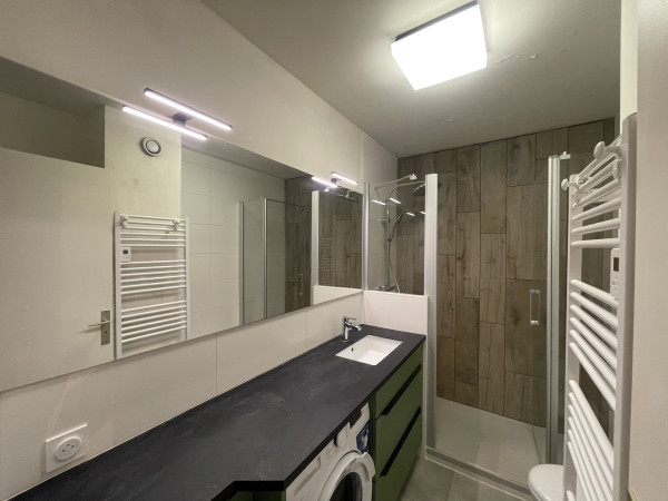 Aménagement de salles de bain modernes et personnalisées  